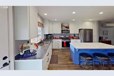 241 SE Johnson St, Winston, OR 97496 - Photo 8