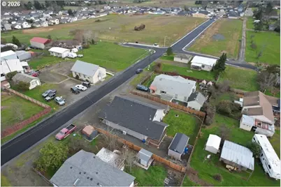 241 SE Johnson St, Winston, OR 97496 - Photo 26