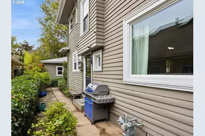 1130 NE Brazee St, Portland, OR 97212 - Photo 38