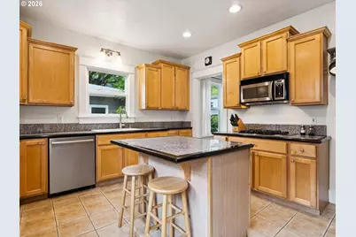 1130 NE Brazee St, Portland, OR 97212 - Photo 10