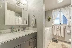 2710 Kalmia St, Eugene, OR 97404 - Photo 8