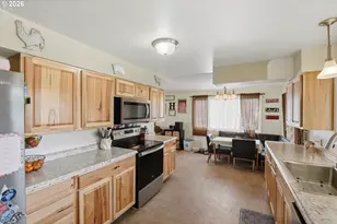 2617 Union Ave, North Bend, OR 97459 - Photo 6