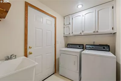 8431 SE Cason Ct, Gladstone, OR 97027 - Photo 26