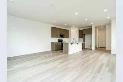 814 NW 178th Way, Ridgefield, WA 98642 - Photo 2