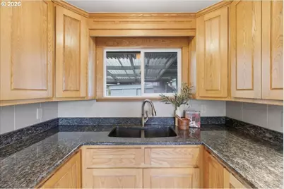 3630 Circle Dr, Albany, OR 97322 - Photo 8
