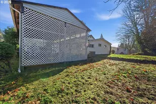 357 S 9th St, Kalama, WA 98625 - Photo 26