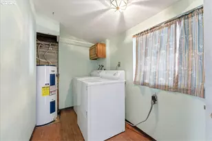 357 S 9th St, Kalama, WA 98625 - Photo 28