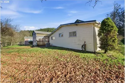 357 S 9th St, Kalama, WA 98625 - Photo 2