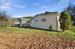 357 S 9th St, Kalama, WA 98625 - Photo 2