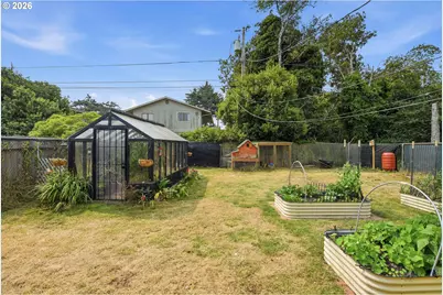 823 Arago Ave, Coos Bay, OR 97420 - Photo 32