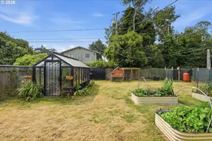 823 Arago Ave, Coos Bay, OR 97420 - Photo 32