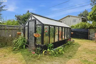 823 Arago Ave, Coos Bay, OR 97420 - Photo 24