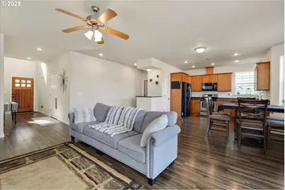 1153 SE Chinookan Dr, Cascade Locks, OR 97014 - Photo 6