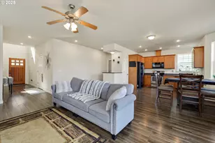 1153 SE Chinookan Dr, Cascade Locks, OR 97014 - Photo 6