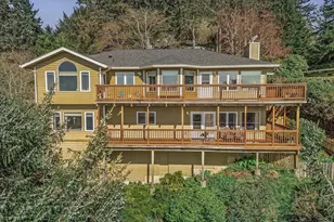 407 King St, Yachats, OR 97498 - Photo 4