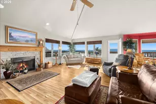 407 King St, Yachats, OR 97498 - Photo 12