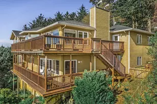 407 King St, Yachats, OR 97498 - Photo 6