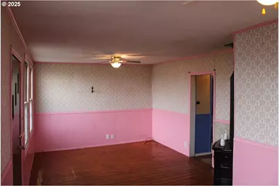 360 W College St, Athena, OR 97813 - Photo 4