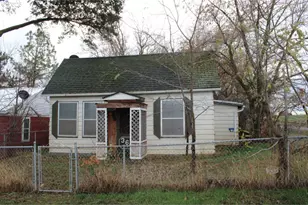 360 W College St, Athena, OR 97813 - Photo 1