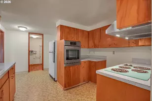 17055 SE Webster Rd, Gladstone, OR 97027 - Photo 14