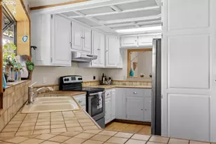 847 NW 5th St, Grants Pass, OR 97526 - Photo 8