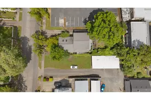 847 NW 5th St, Grants Pass, OR 97526 - Photo 40