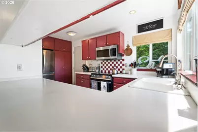 8957 SW Terwilliger Blvd, Portland, OR 97219 - Photo 8