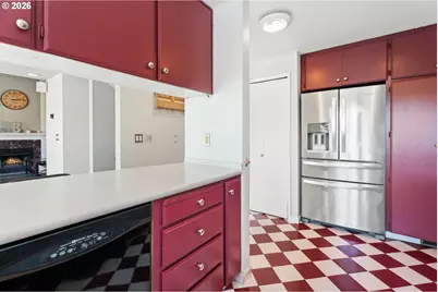 8957 SW Terwilliger Blvd, Portland, OR 97219 - Photo 10