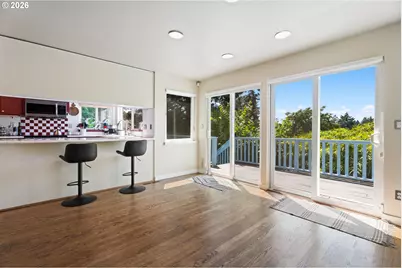 8957 SW Terwilliger Blvd, Portland, OR 97219 - Photo 6