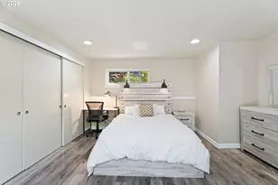 8957 SW Terwilliger Blvd, Portland, OR 97219 - Photo 20