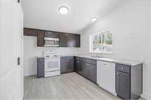2154 Oregon St, Saint Helens, OR 97051 - Photo 6