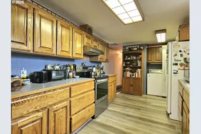 15961 Bay View Dr, Brookings, OR 97415 - Photo 10