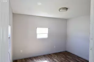 225 41st St, Springfield, OR 97478 - Photo 10