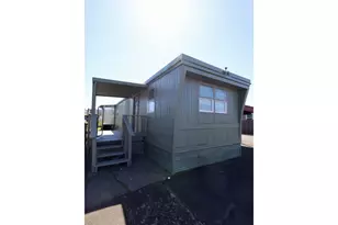 225 41st St, Springfield, OR 97478 - Photo 1