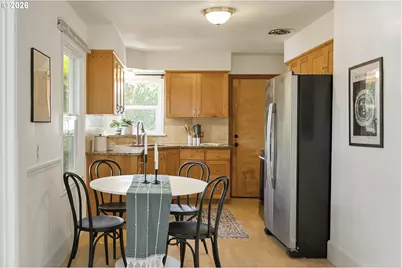 9251 SE Salmon St, Portland, OR 97216 - Photo 14