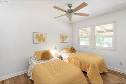 9251 SE Salmon St, Portland, OR 97216 - Photo 22