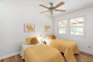 9251 SE Salmon St, Portland, OR 97216 - Photo 22