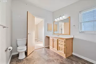 276 Alpenridge Rd, Kelso, WA 98626 - Photo 18