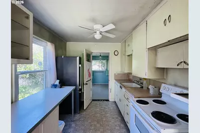 8110 N Dana Ave, Portland, OR 97203 - Photo 6