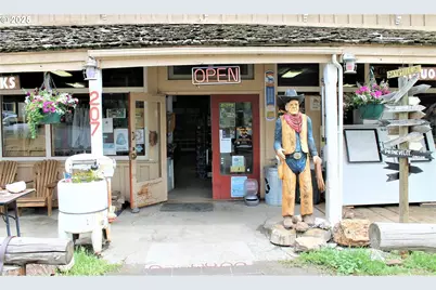 207 W Franklin Ave, Dayville, OR 97825 - Photo 4