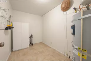637 E 39th Pl, Eugene, OR 97405 - Photo 28