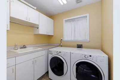 415 NW Kotrik Pl, Beaverton, OR 97006 - Photo 18