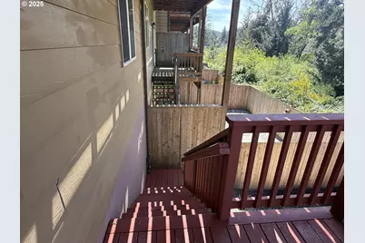 2389 Brooklyn Dr, Coos Bay, OR 97420 - Photo 8