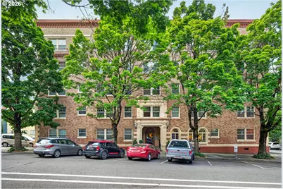 709 SW 16th Ave #302, Portland, OR 97205 - Photo 2