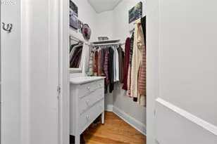 709 SW 16th Ave, Portland, OR 97205 - Photo 12