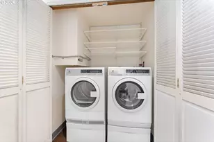 1320 SW Hall St, Portland, OR 97201 - Photo 22