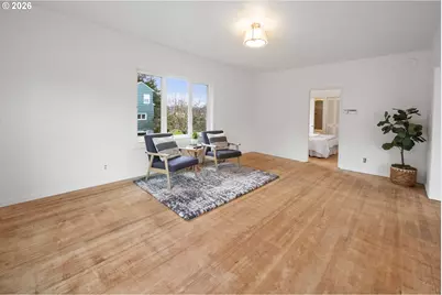 886 Florence Ave, Astoria, OR 97103 - Photo 2