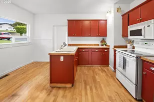 886 Florence Ave, Astoria, OR 97103 - Photo 12