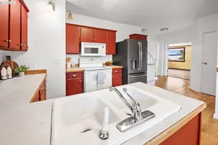 886 Florence Ave, Astoria, OR 97103 - Photo 14