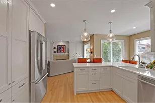 7437 SW 32nd Ave, Portland, OR 97219 - Photo 4